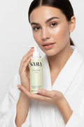 Model holding Clarifying Gel